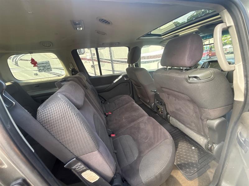Nissan Pathfinder SE 4WD 2008
