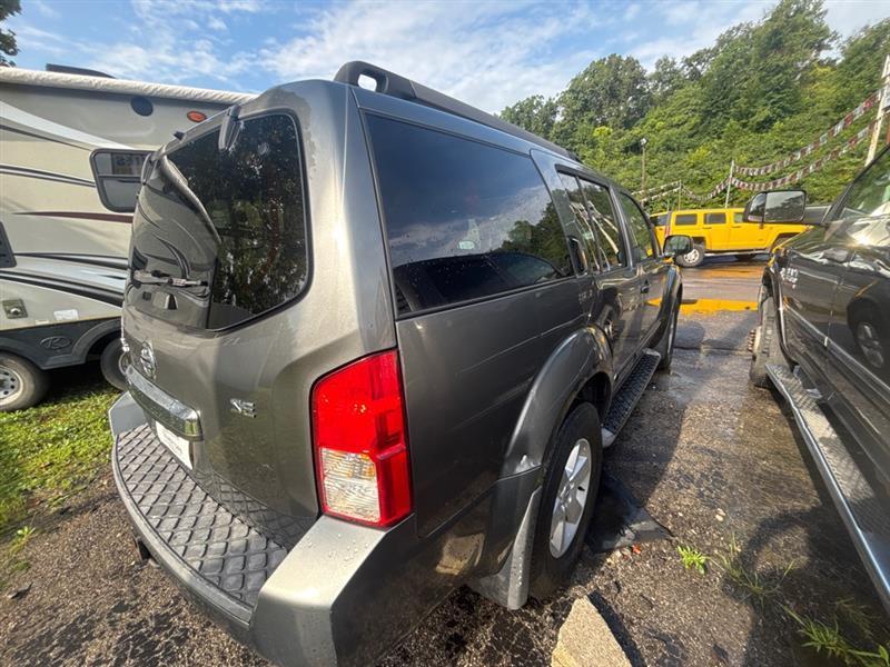 Nissan Pathfinder SE 4WD 2008