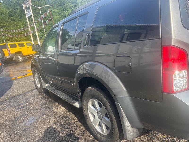 Nissan Pathfinder SE 4WD 2008