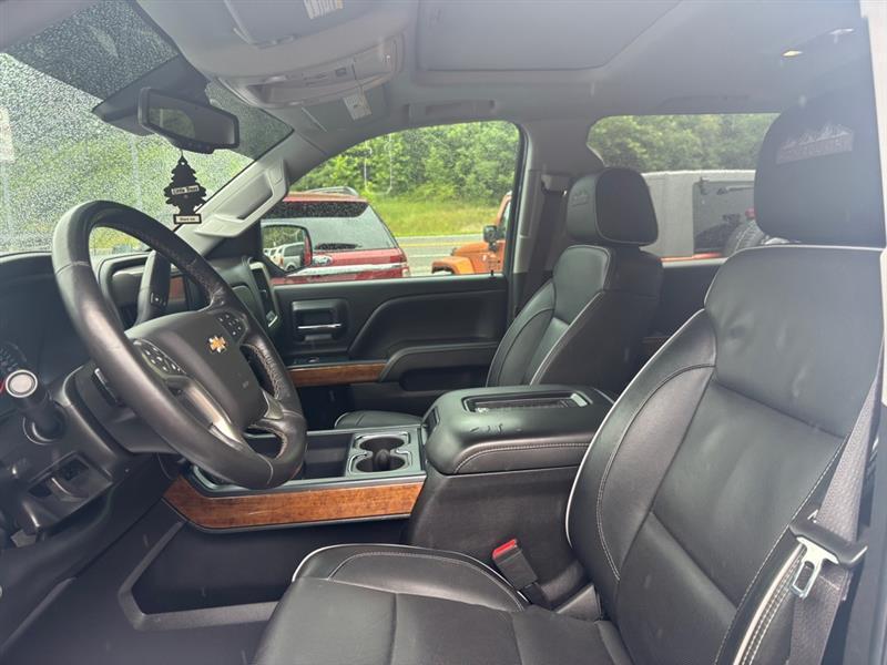 Chevrolet Silverado 1500 High Country Crew Cab Long Box 4WD 2017
