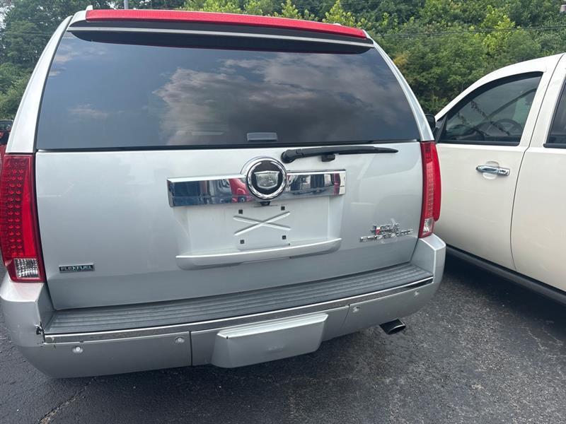 Cadillac Escalade AWD Luxury 2012