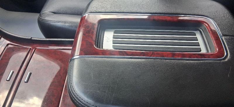 Cadillac Escalade AWD Luxury 2012