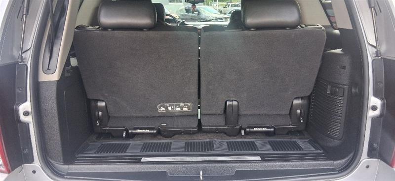 Cadillac Escalade AWD Luxury 2012