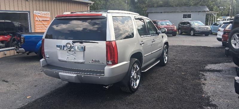 Cadillac Escalade AWD Luxury 2012