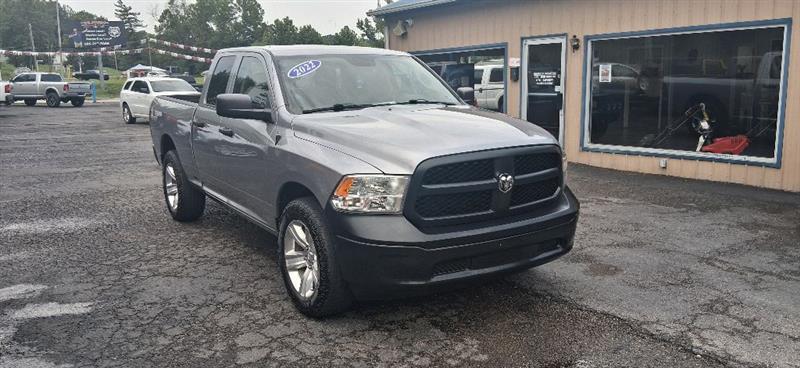 RAM 1500 Classic Tradesman Quad Cab 4WD 2022
