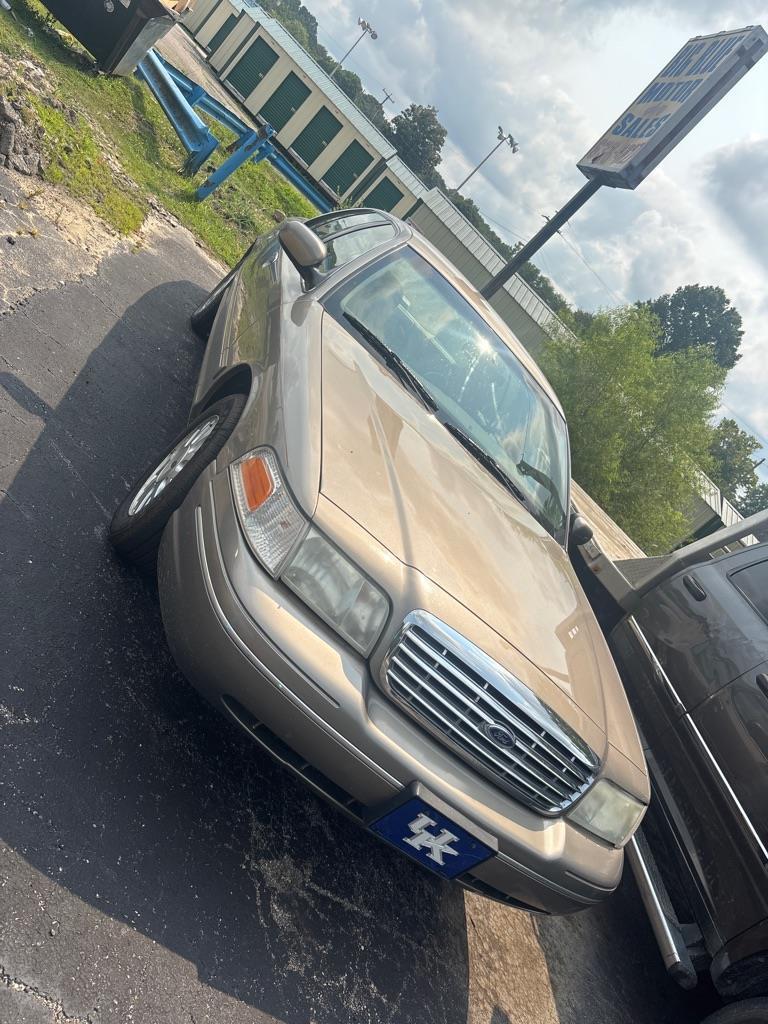 Ford Crown Victoria LX 2003