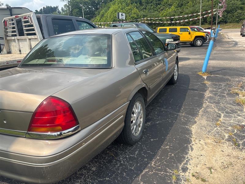 Ford Crown Victoria LX 2003