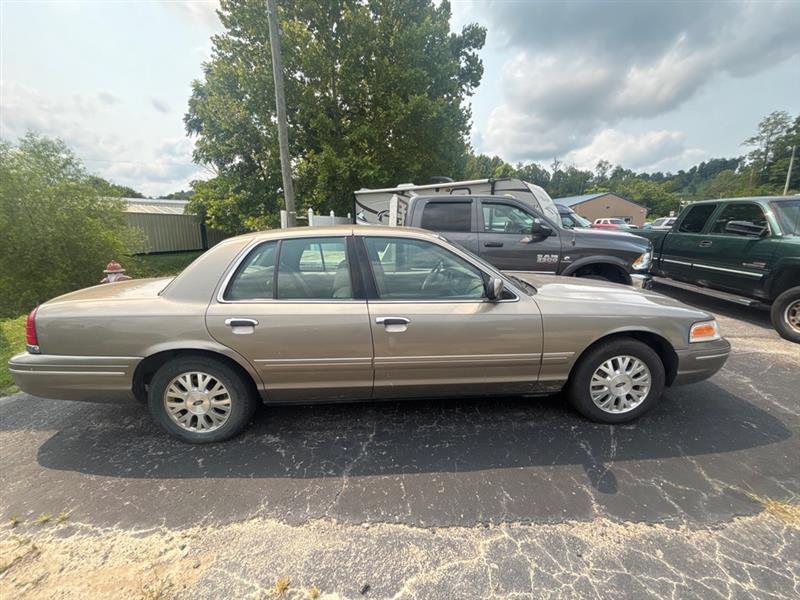 Ford Crown Victoria LX 2003