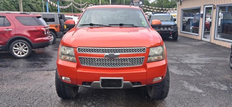 Chevrolet Avalanche LT 4WD 2011