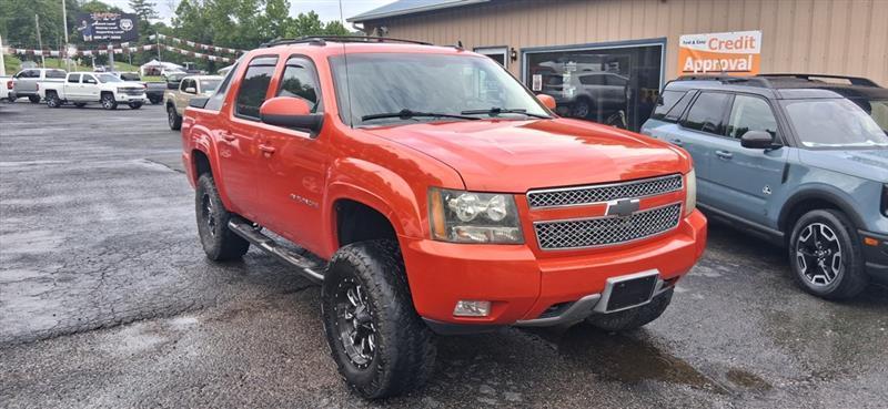 Chevrolet Avalanche LT 4WD 2011