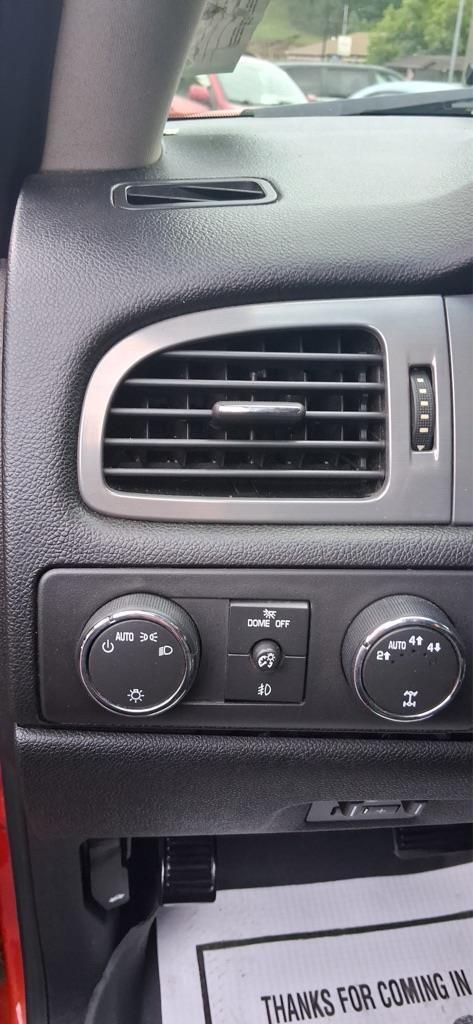 Chevrolet Avalanche LT 4WD 2011