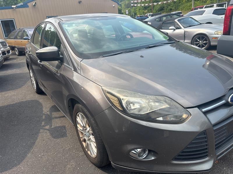 Ford Focus SE Sedan 2012