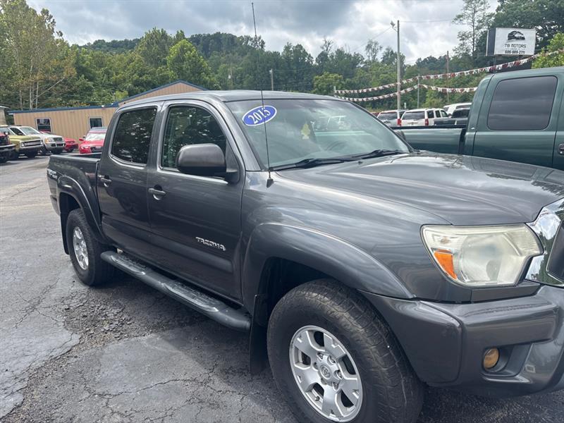 Toyota Tacoma Double Cab V6 6MT 4WD 2015