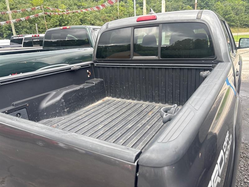 Toyota Tacoma Double Cab V6 6MT 4WD 2015