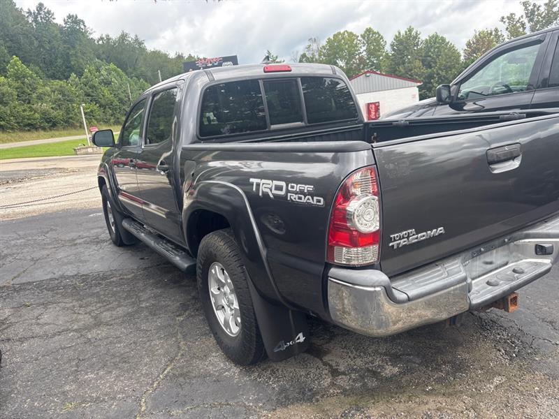 Toyota Tacoma Double Cab V6 6MT 4WD 2015
