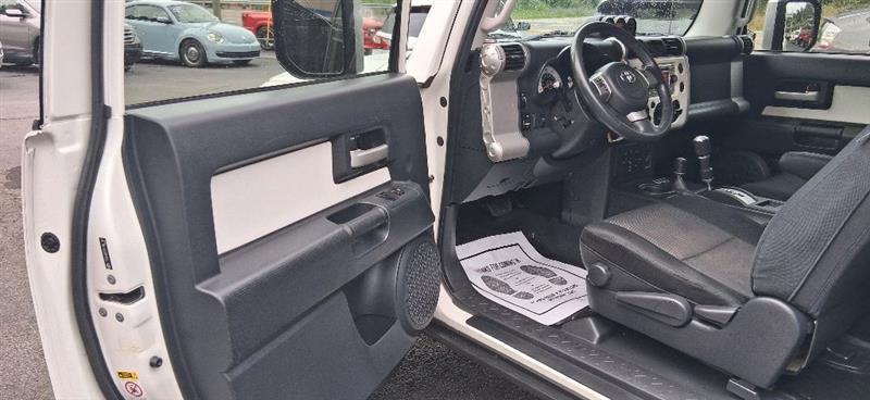 Toyota FJ Cruiser 4WD MT 2014