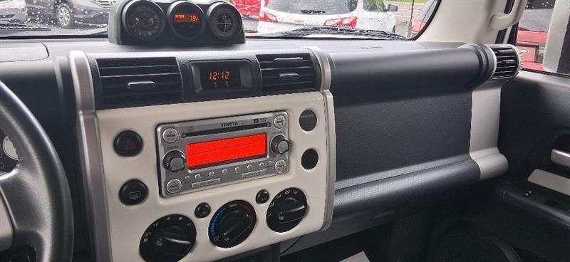Toyota FJ Cruiser 4WD MT 2014