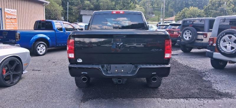 RAM 1500 Tradesman Quad Cab 4WD 2017
