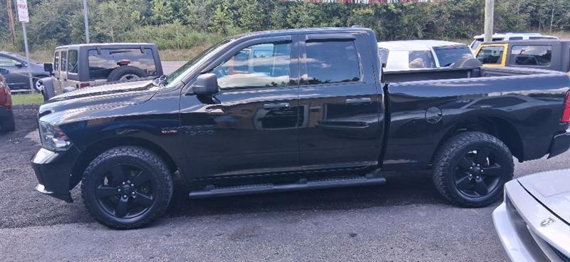 RAM 1500 Tradesman Quad Cab 4WD 2017