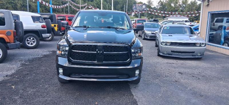 RAM 1500 Tradesman Quad Cab 4WD 2017
