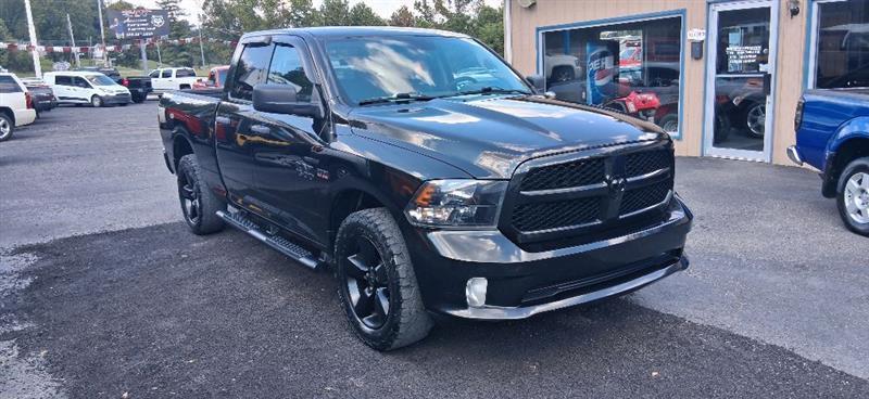RAM 1500 Tradesman Quad Cab 4WD 2017