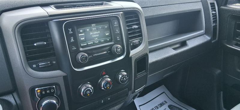 RAM 1500 Tradesman Quad Cab 4WD 2017