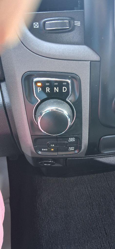 RAM 1500 Tradesman Quad Cab 4WD 2017