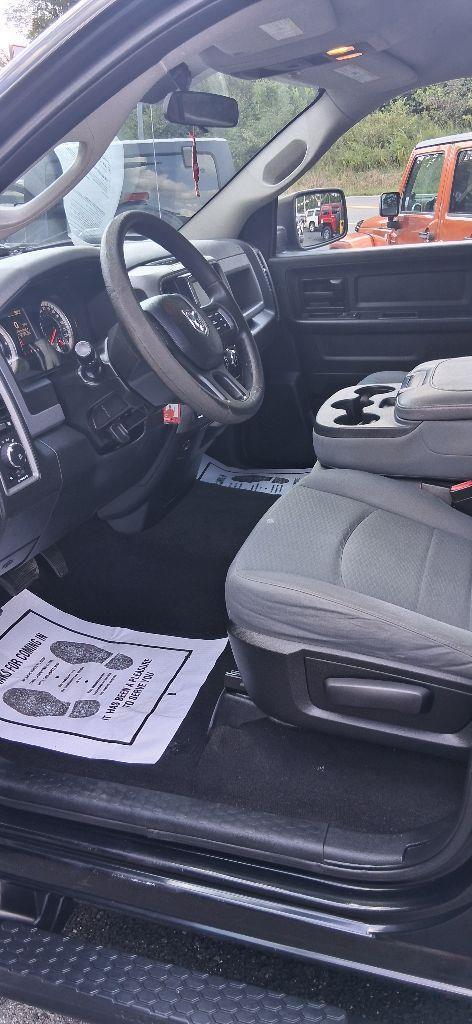 RAM 1500 Tradesman Quad Cab 4WD 2017
