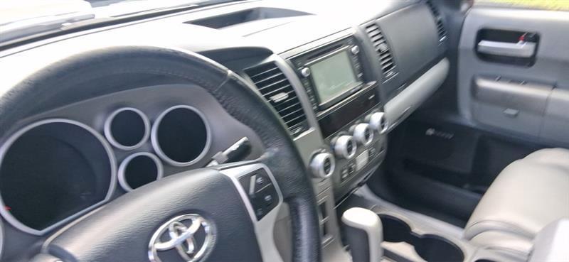 Toyota Sequoia Limited 4WD 2014