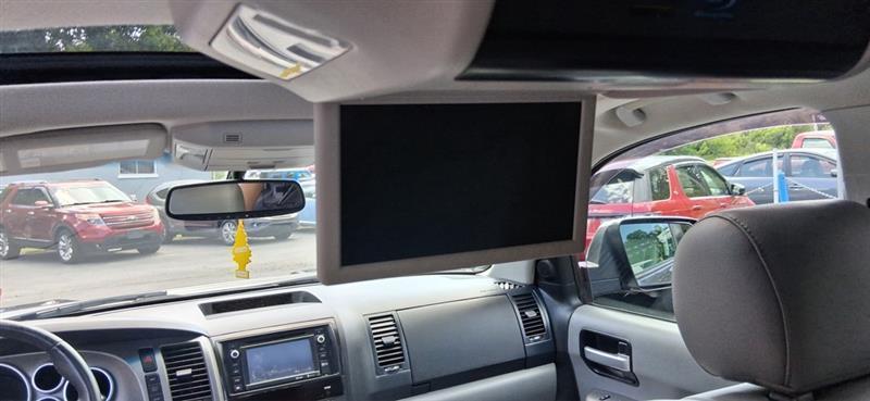 Toyota Sequoia Limited 4WD 2014