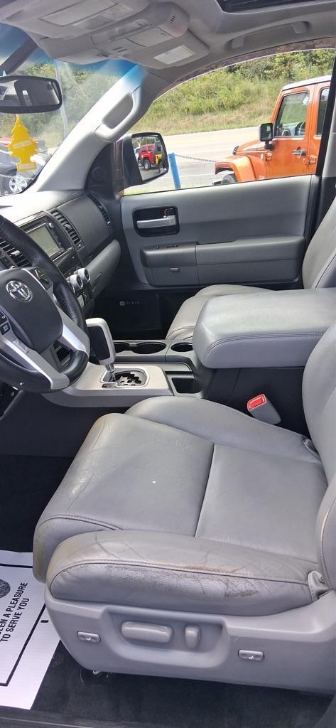 Toyota Sequoia Limited 4WD 2014