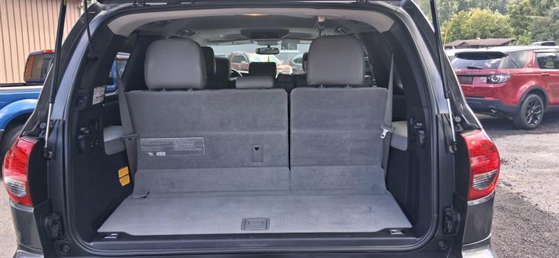 Toyota Sequoia Limited 4WD 2014