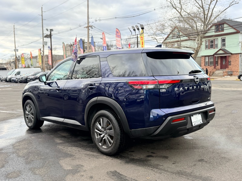 Nissan Pathfinder S 4WD 2022