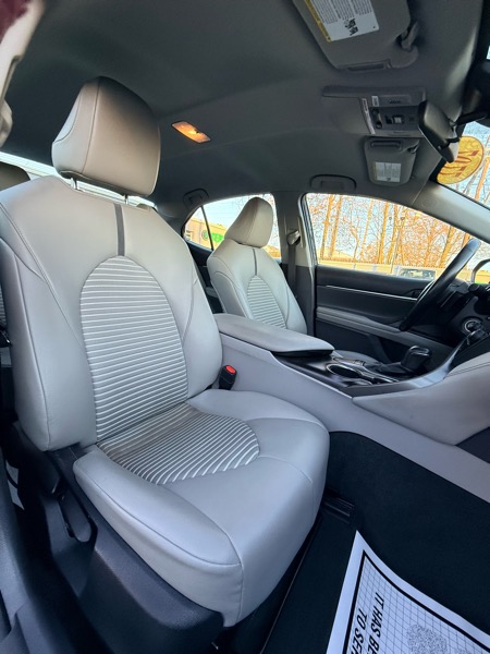 Toyota Camry SE 2022