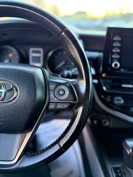 Toyota Camry SE 2022