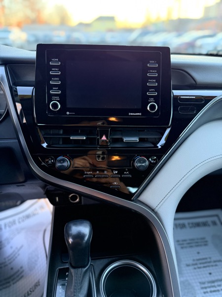 Toyota Camry SE 2022