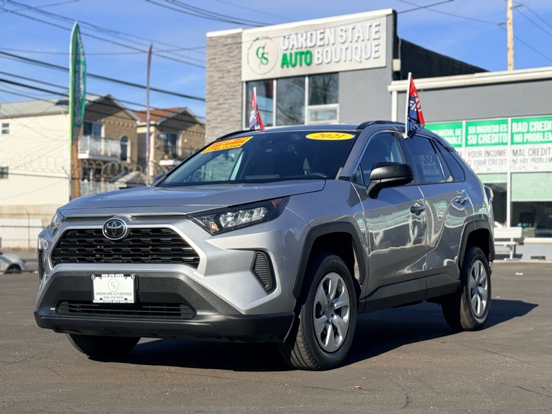 Toyota RAV4 LE 2021