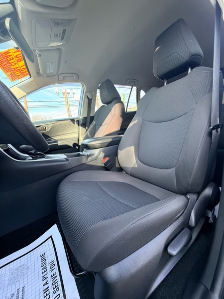 Toyota RAV4 LE AWD 2023