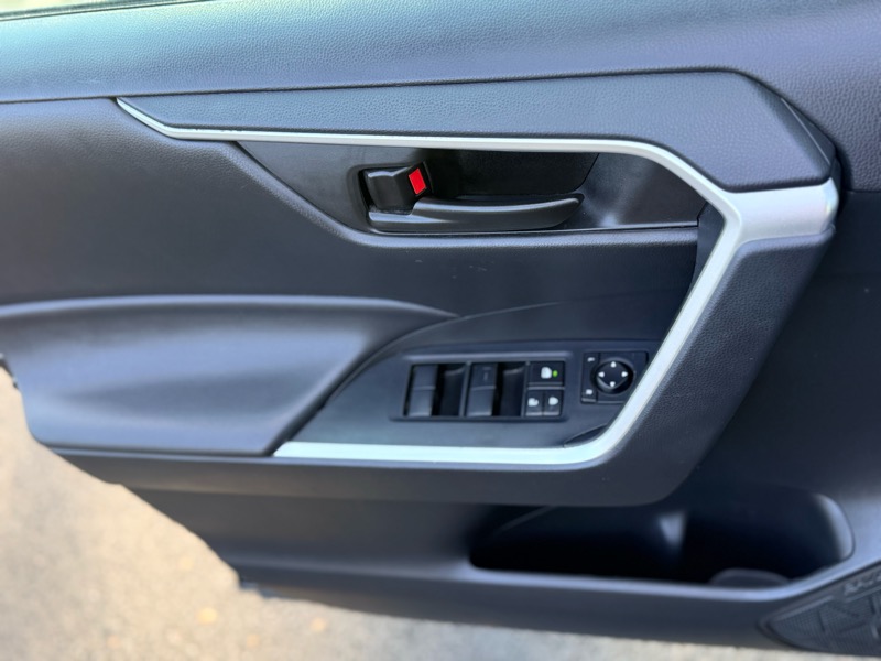 Toyota RAV4 LE AWD 2023