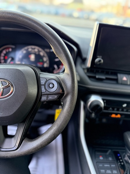 Toyota RAV4 LE AWD 2023