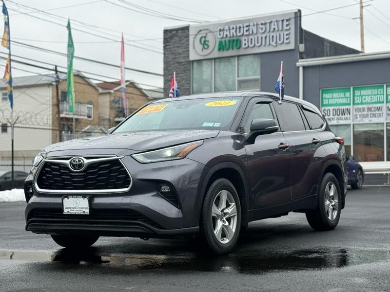 Toyota Highlander LE AWD V6 2021