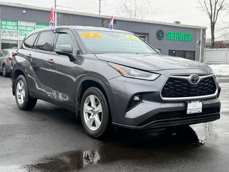 Toyota Highlander LE AWD V6 2021