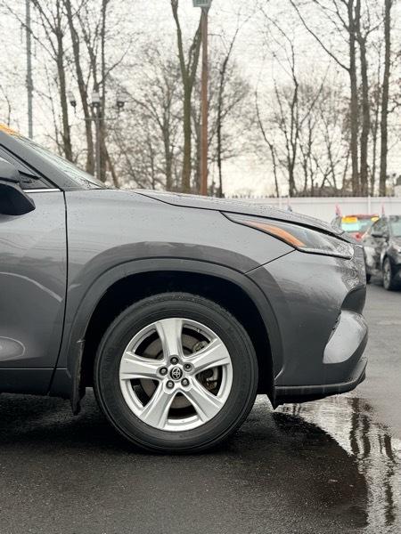 Toyota Highlander LE AWD V6 2021