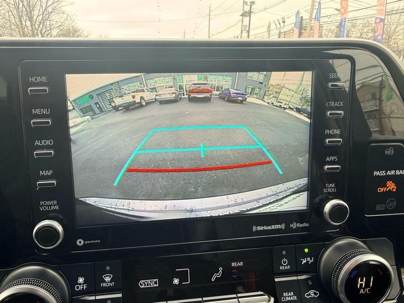 Toyota Highlander LE AWD V6 2021