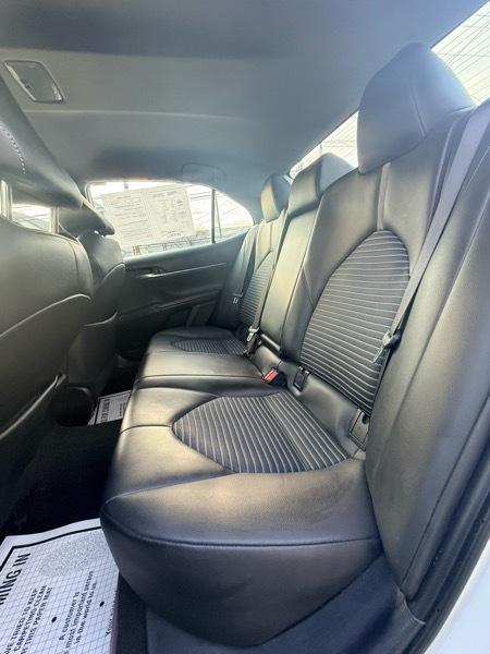 Toyota Camry SE 2023