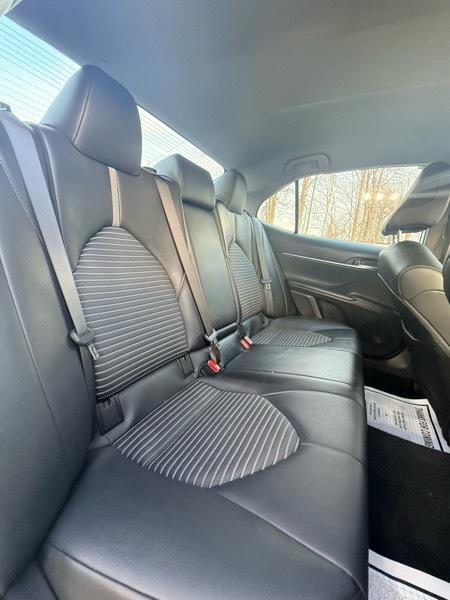 Toyota Camry SE 2023