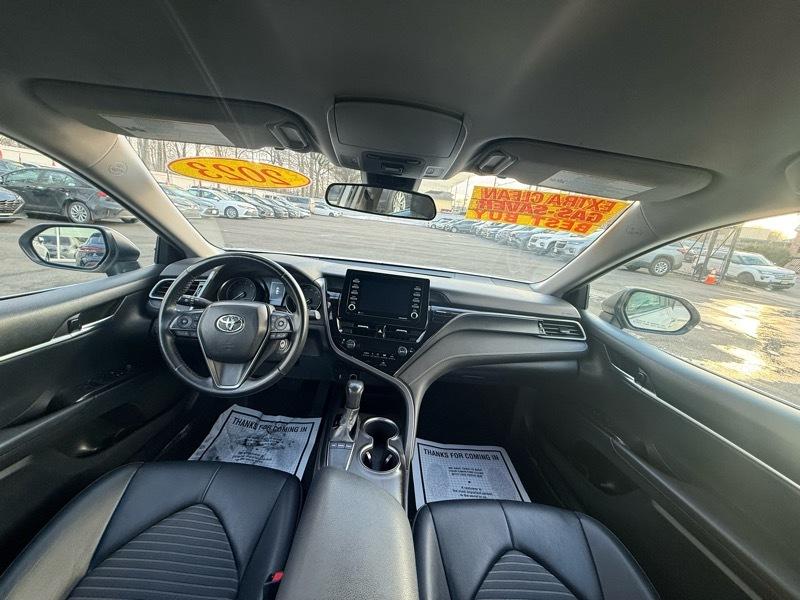 Toyota Camry SE 2023