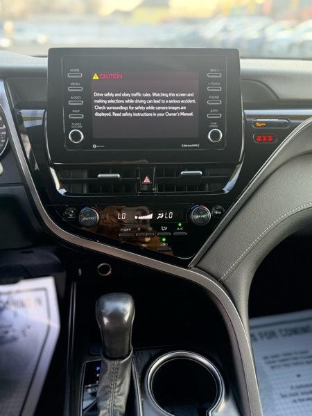 Toyota Camry SE 2023