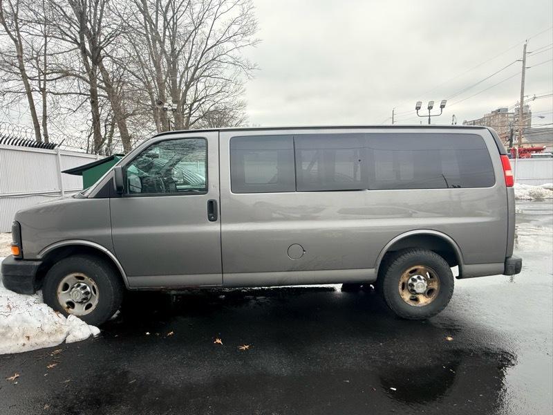 Chevrolet Express LS 2500 2011