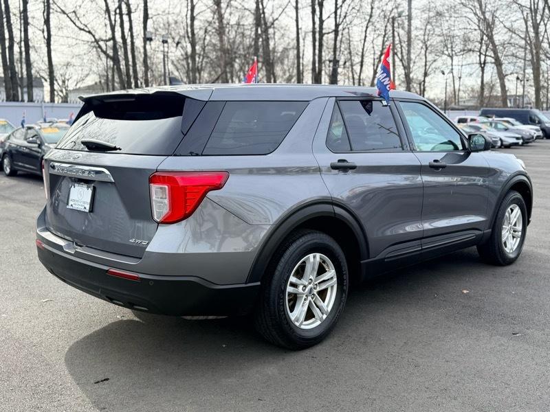 Ford Explorer Base AWD 2022